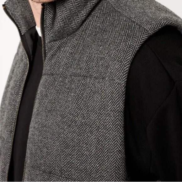 NWOT Old Navy full zip vest men’s size medium. - Picture 3 of 9